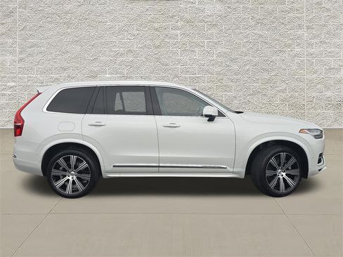Used 2023 Volvo XC90 T8 Plus AWD/4WD image 8