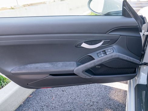 Used 2021 Porsche 718 Cayman GT4 image 10