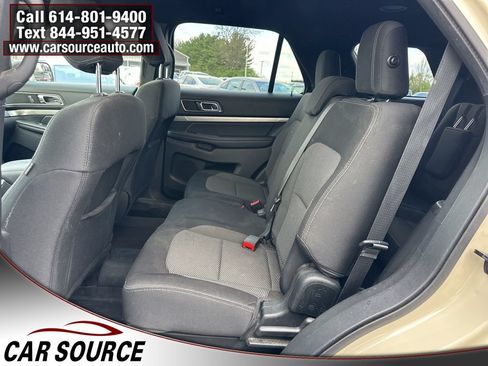 Used 2018 Ford Explorer XLT AWD/4WD image 10