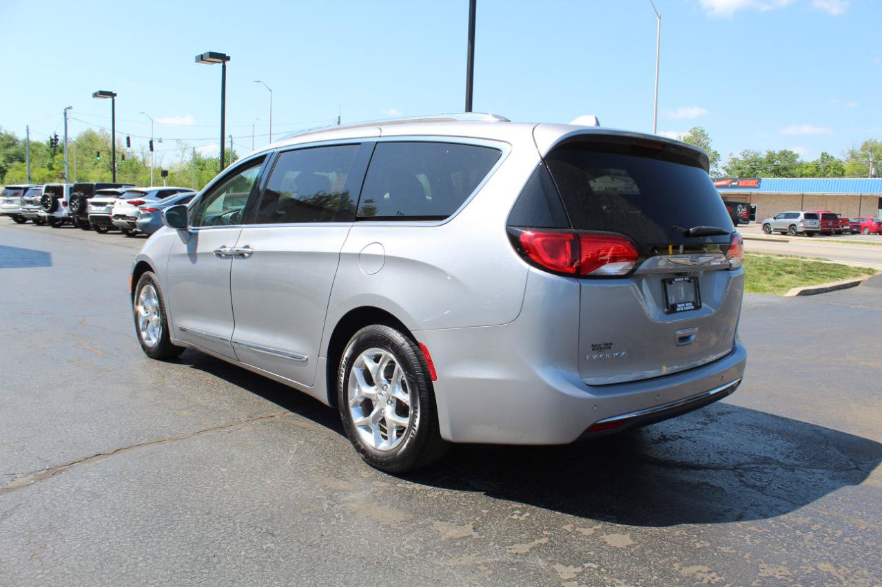 Used 2019 Chrysler Pacifica Limited FWD image 7