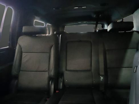 Used 2025 Chevrolet Suburban Z71 AWD/4WD image 28