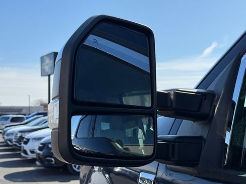 Used 2017 Ford F250 XLT w/ XLT Premium Package image 32