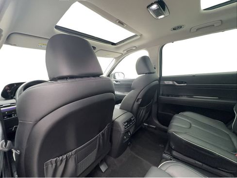 Used 2025 Hyundai Palisade Limited FWD image 24