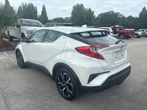 Used 2019 Toyota C-HR Limited FWD image 7