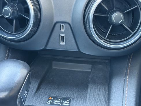 Used 2019 Chevrolet Blazer Premier w/ Sun and Wheels Package image 12