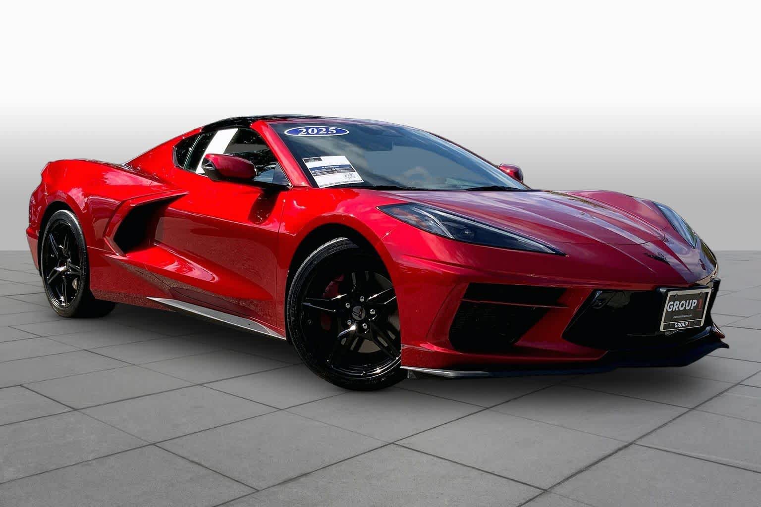 Used 2025 Chevrolet Corvette Stingray Preferred Cpe w/ Z51 Performance Package RWD image 3