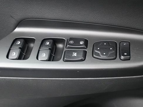 Used 2020 Hyundai Kona Limited image 8