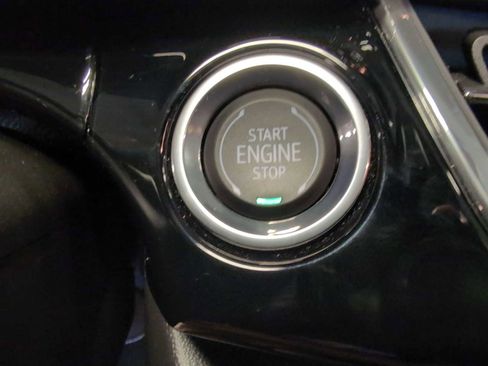 Used 2025 Chevrolet Trax RS w/ Driver Confidence Package image 16