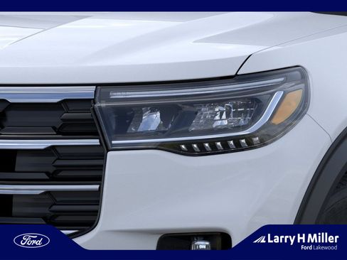 New 2026 Ford Explorer Active AWD/4WD image 18