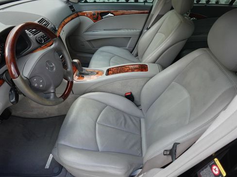 Used 2005 Mercedes-Benz E 320 Sedan image 18