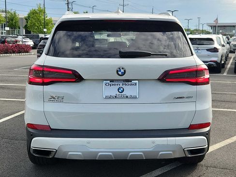 Used 2022 BMW X5 xDrive40i w/ Parking Assistance Package AWD/4WD image 5