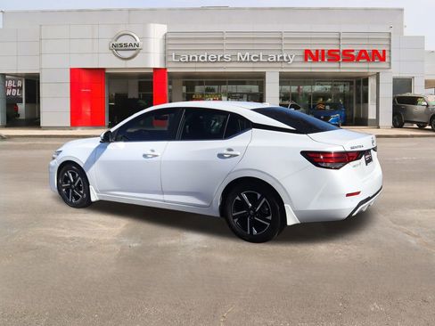 New 2025 Nissan Sentra SV w/ All-Weather Package image 5