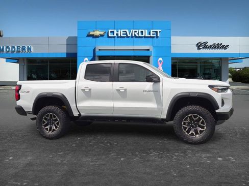 New 2026 Chevrolet Colorado ZR2 w/ Technology Package AWD/4WD image 6
