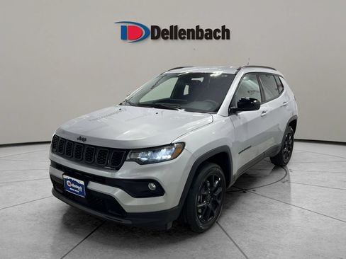 Used 2025 Jeep Compass Latitude w/ Altitude Special Edition AWD/4WD image 1