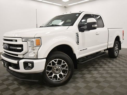 Used 2022 Ford F350 Lariat image 2