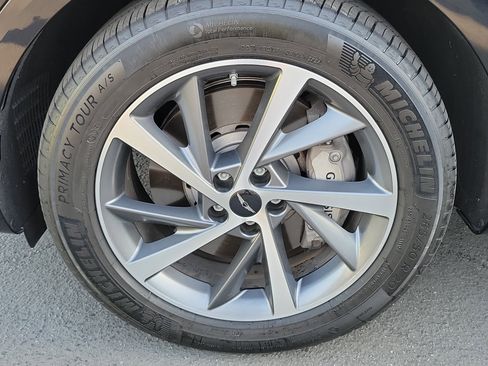 Certified 2025 Genesis GV80 2.5T Select image 25