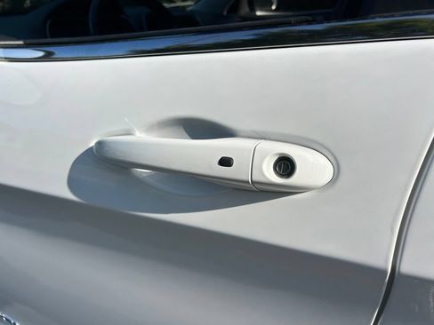 Used 2021 Jeep Cherokee Latitude Plus FWD image 19