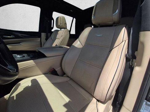 Used 2024 Cadillac Escalade Premium Luxury RWD image 15