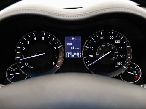 Used 2011 INFINITI M37 w/ Sport Pkg RWD image 18