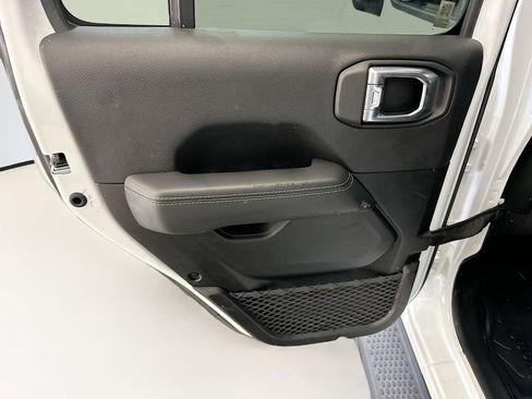 Used 2021 Jeep Wrangler Unlimited Sahara image 27