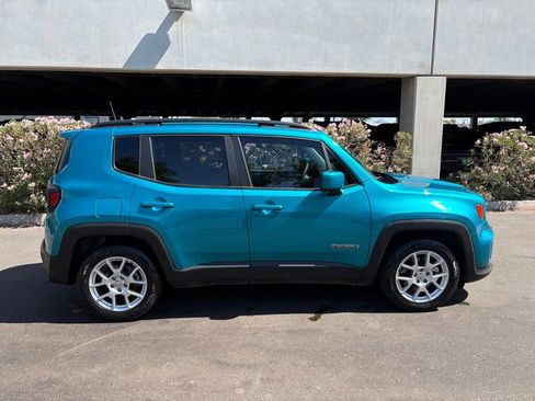 Used 2021 Jeep Renegade Latitude FWD image 3