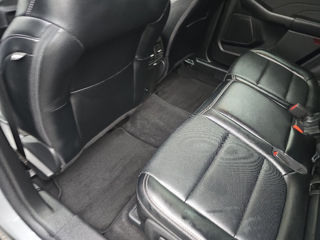 Used 2025 Ford Escape Platinum AWD/4WD image 23