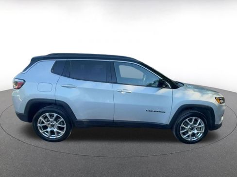 Used 2025 Jeep Compass Limited AWD/4WD image 16