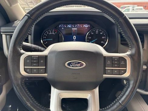 Used 2023 Ford Expedition Max XLT image 16