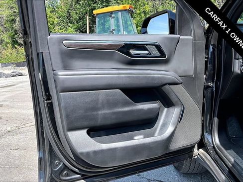 Used 2025 Chevrolet Suburban Z71 AWD/4WD image 20