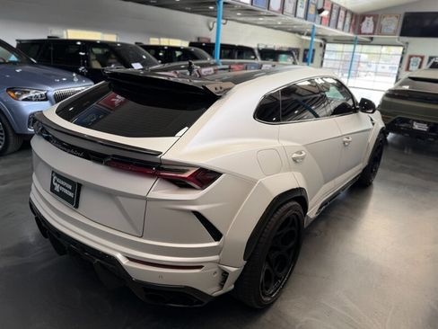 Used 2019 Lamborghini Urus AWD/4WD image 8