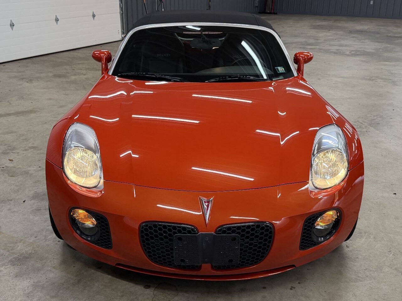 Used 2008 Pontiac Solstice GXP w/ Premium Package RWD image 3