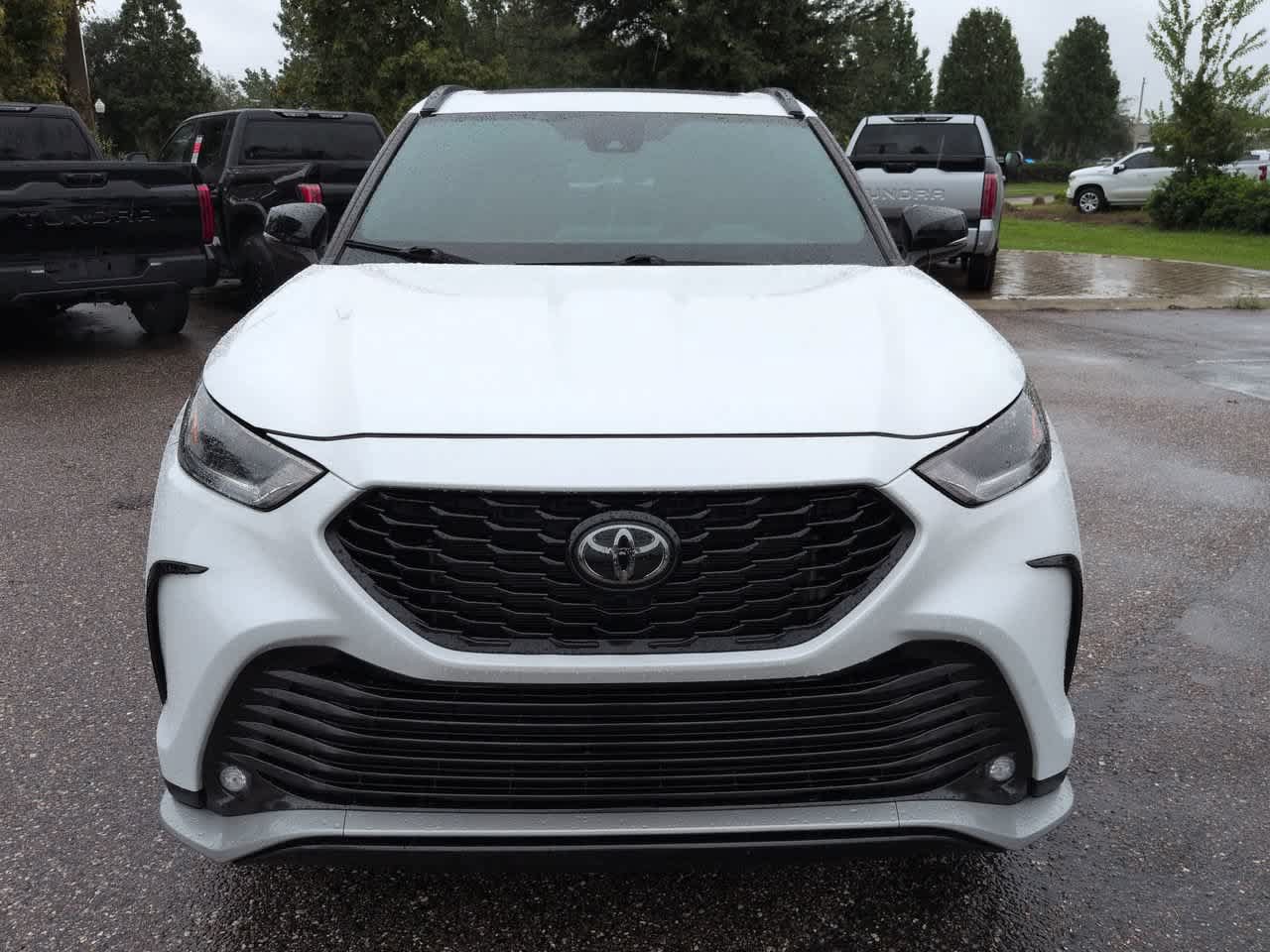 Used 2023 Toyota Highlander XSE FWD image 9