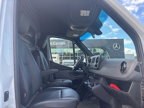 Used 2024 Mercedes-Benz Sprinter 2500 image 22