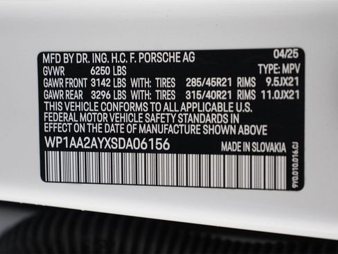 Used 2025 Porsche Cayenne image 19