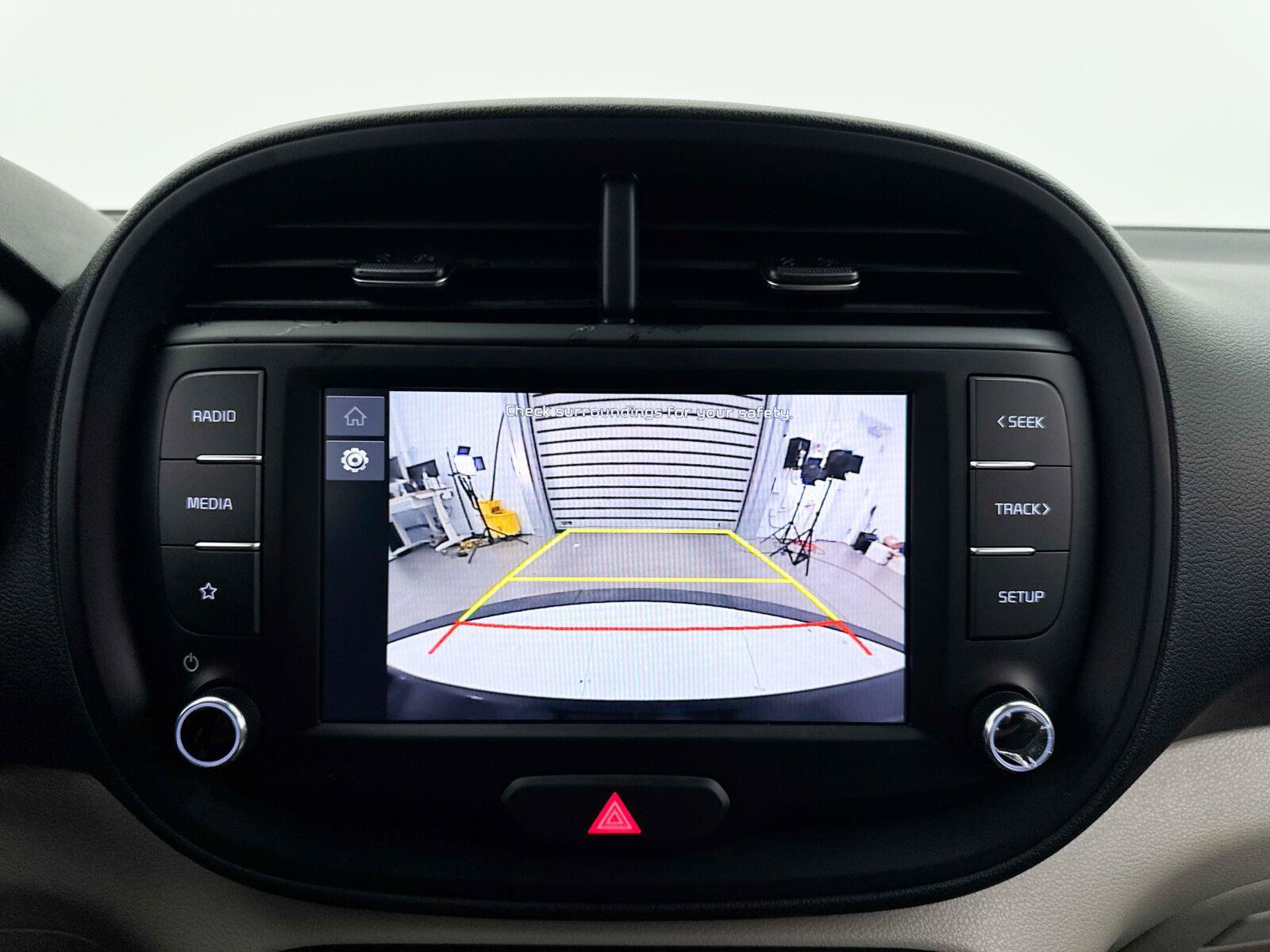 Used 2025 Kia Soul LX w/ LX Technology Package FWD image 25