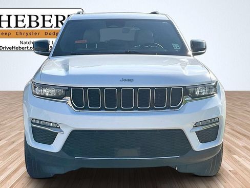 Used 2025 Jeep Grand Cherokee Limited AWD/4WD image 3