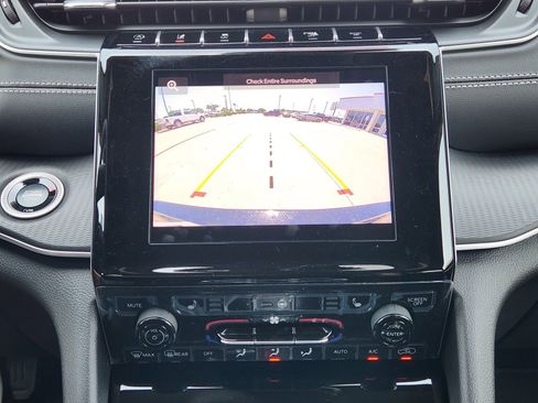 New 2025 Jeep Grand Cherokee L Altitude image 12