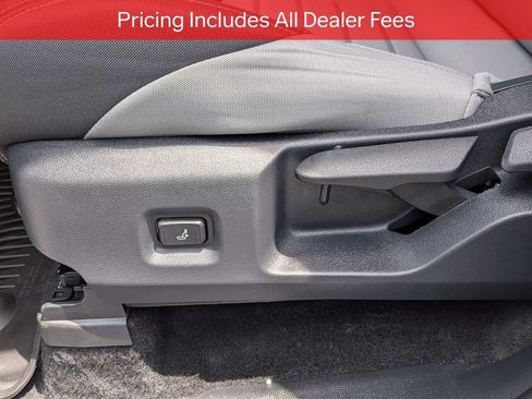 Certified 2025 Toyota Tacoma TRD Off-Road AWD/4WD image 21