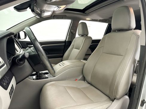 Used 2018 Toyota Highlander Limited AWD/4WD image 18