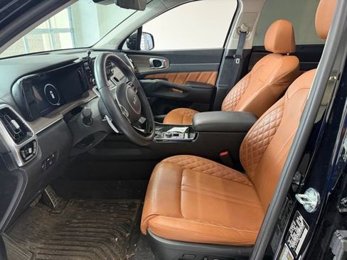 Used 2023 Kia Sorento SX Prestige image 11