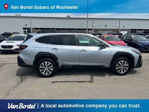 Certified 2025 Subaru Outback Premium AWD/4WD image 6