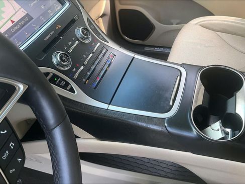 Used 2020 Lincoln Nautilus Reserve AWD/4WD image 17