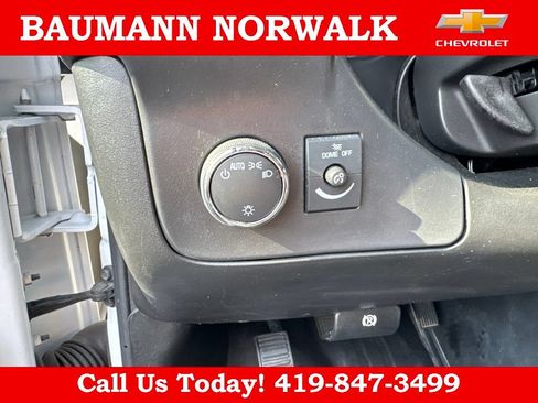 Used 2025 Chevrolet Express 2500 w/ Driver Convenience Package RWD image 15