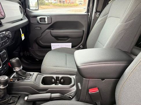 New 2026 Jeep Gladiator Sport image 25