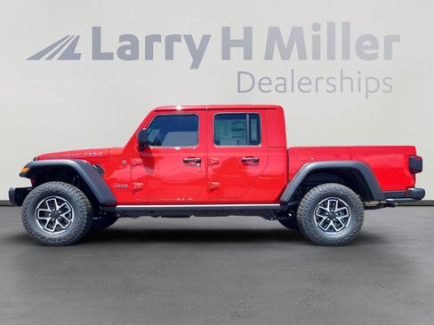 New 2025 Jeep Gladiator Rubicon w/ Convenience Group image 2