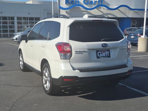Used 2017 Subaru Forester 2.5i Touring AWD/4WD image 8