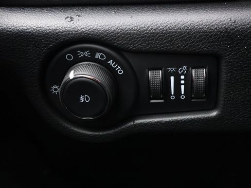 New 2026 Chrysler Pacifica Select image 27