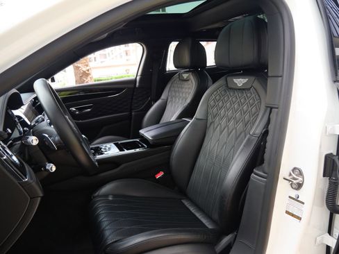 Used 2022 Bentley Flying Spur V8 AWD/4WD image 16