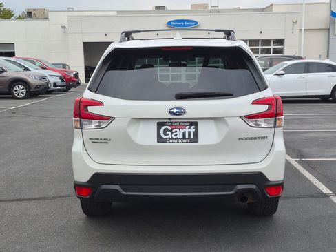 Used 2021 Subaru Forester Premium AWD/4WD image 7