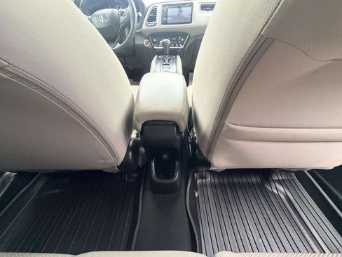Used 2017 Honda HR-V EX image 23